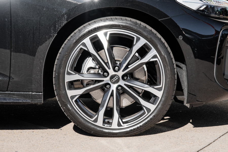 2025 Audi A5 B10 TFSI 200kW S line Sedan
