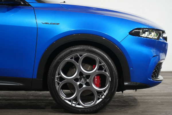 2023 Alfa Romeo Tonale Veloce SUV Image 5