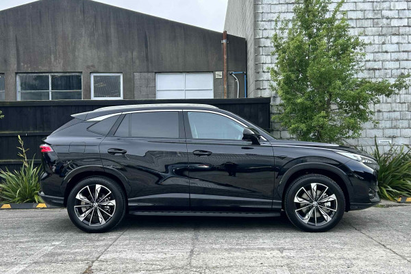 2026 MG HS Plug-in Hybrid Essence SUV Image 2