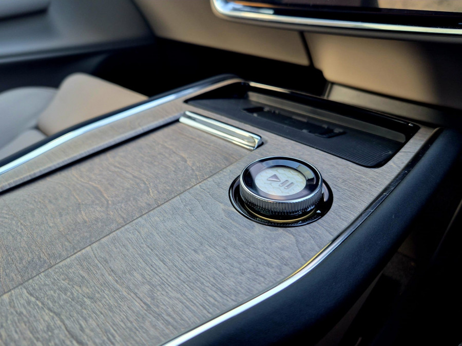 2025 Volvo EX90  Plus Twin Motor SUV Image 25