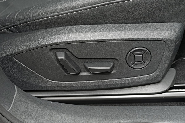 2025 MY24 Audi Q4 e-tron F4 45 SUV image 17