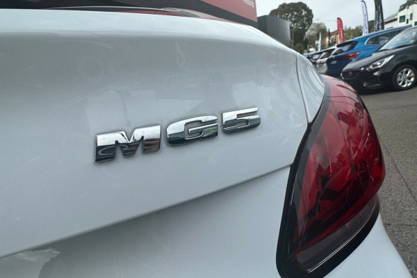 2024 MY23 MG MG5 AP32 Vibe Sedan Image 2