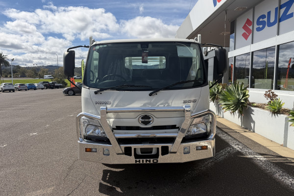 2025 Hino 616 AT 3430 WIDE STEELACE Tray Image 3