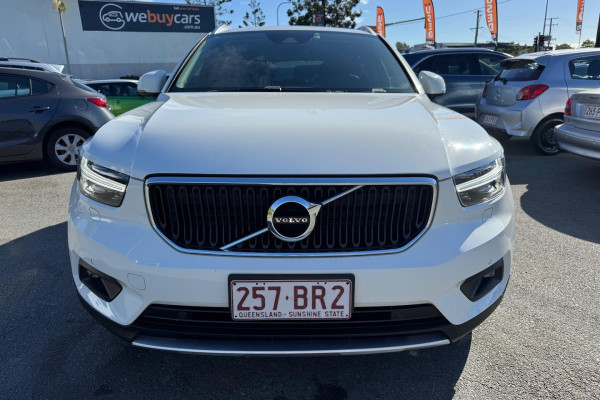 2020 Volvo XC40 XZ T4 Momentum SUV Image 3