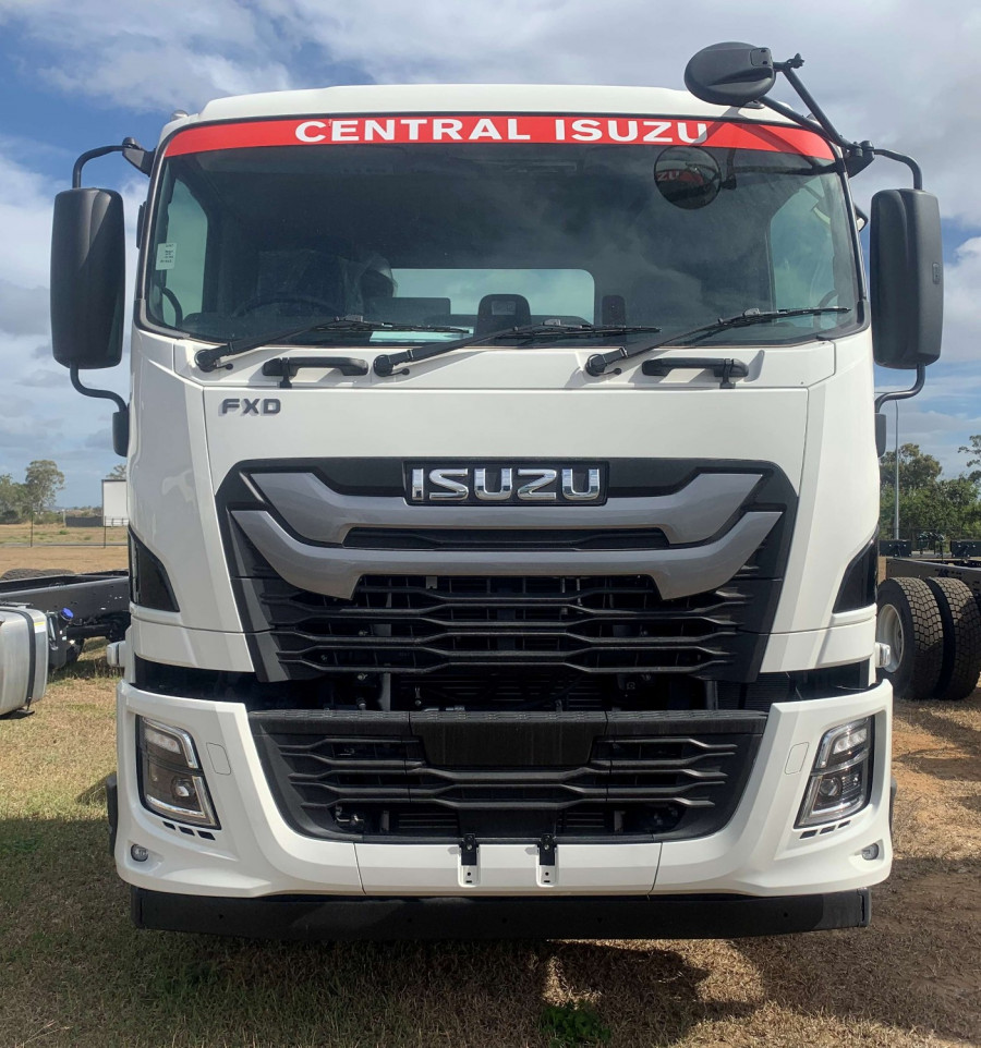 2025 Isuzu  FXD 170-355 AT R62 Cab Chassis Image 2