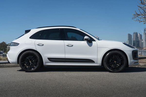 2022 Porsche Macan GTS SUV Image 3
