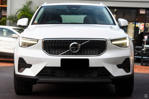 2025 MY26 Volvo XC40 XZ Plus B4 SUV Image 2