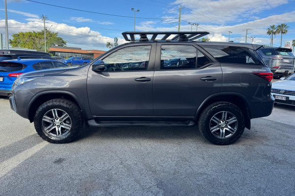 2018 Toyota Fortuner GUN156R GX SUV Image 8