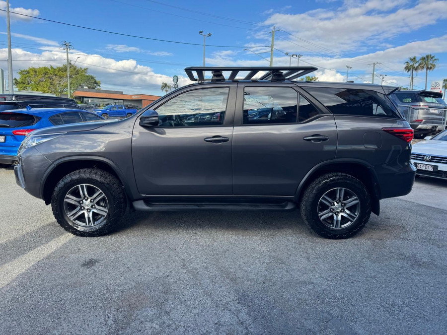2018 Toyota Fortuner GUN156R GX SUV Image 8