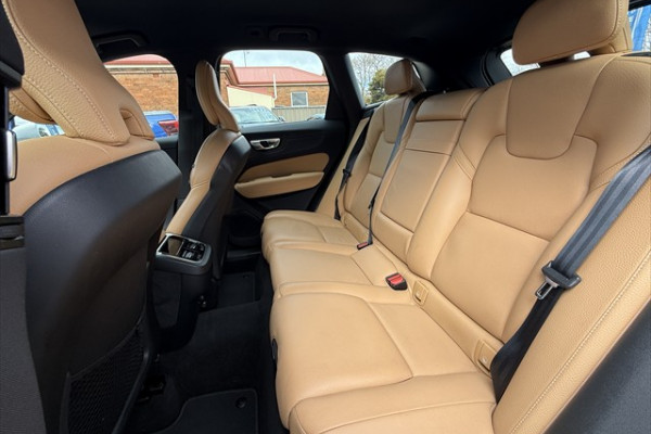2020 Volvo XC60 UZ T5 Momentum SUV Image 14