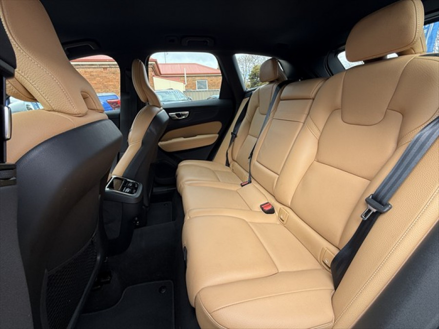 2020 Volvo XC60 UZ T5 Momentum SUV Image 14