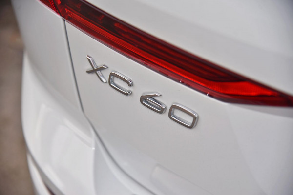 2025 MY26 Volvo XC60 UZ Plus B5 Bright SUV Image 18