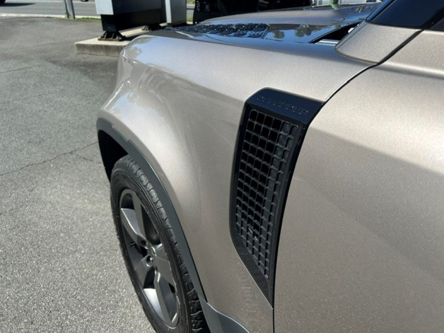 2023 MY23.5 Land Rover Defender L663 90 D250 S SUV Image 6