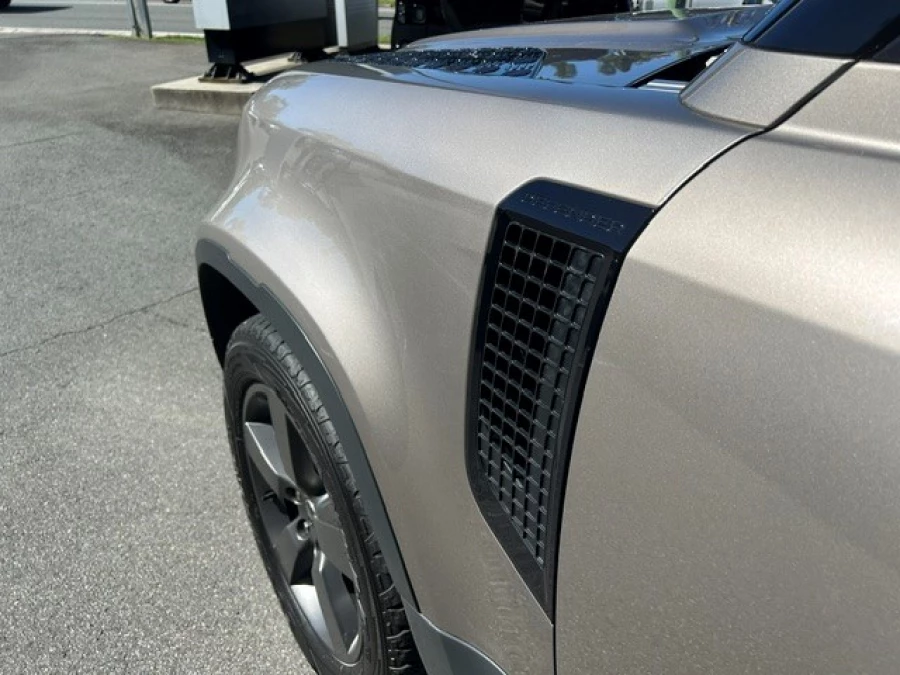 2023 MY23.5 Land Rover Defender L663 90 D250 S SUV Image 6