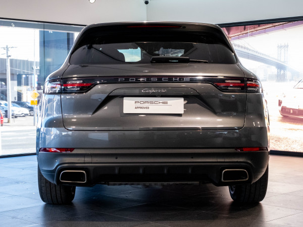 2022 MY23 Porsche Cayenne SUV image 4