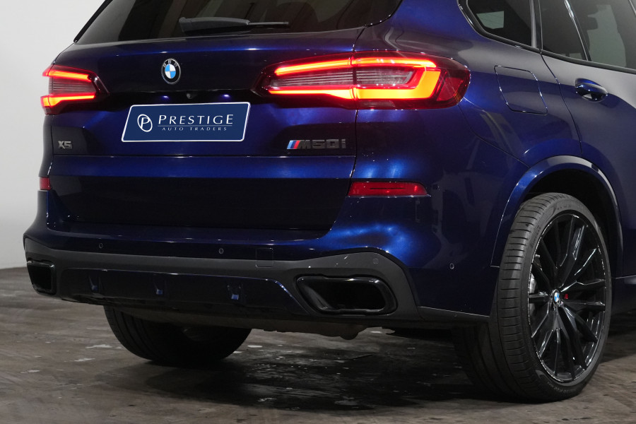 2021 BMW X5 M50i SUV