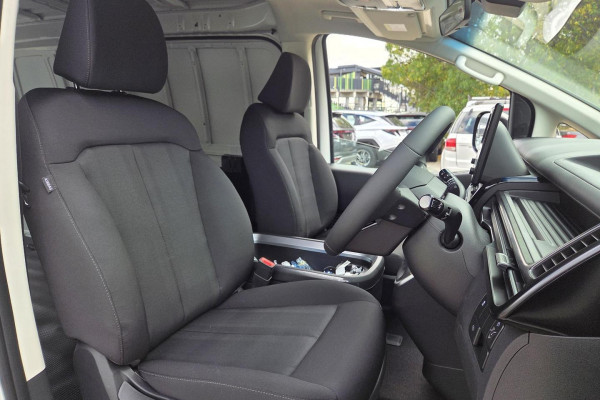 2026 MY27 Hyundai Staria Load US4.V4  Van Image 8
