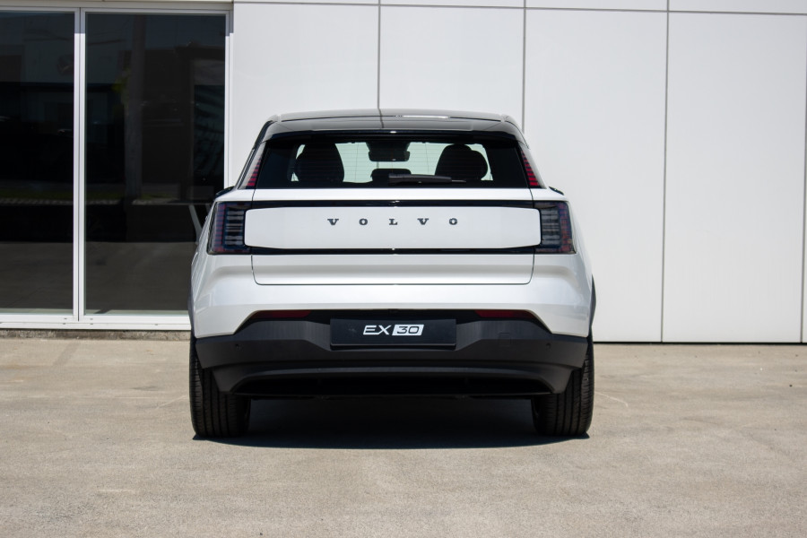 2025 Volvo EX30  Single Motor Extended Range Plus SUV Image 11
