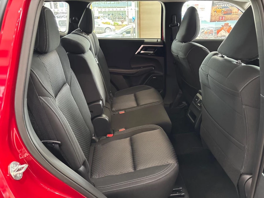 2025 Mitsubishi Outlander ZM LS SUV Image 12