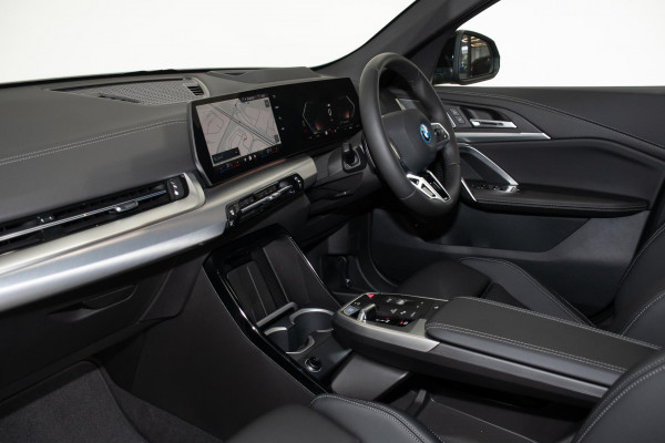 2025 BMW iX2 U10 xDrive30 M Sport SUV image 8