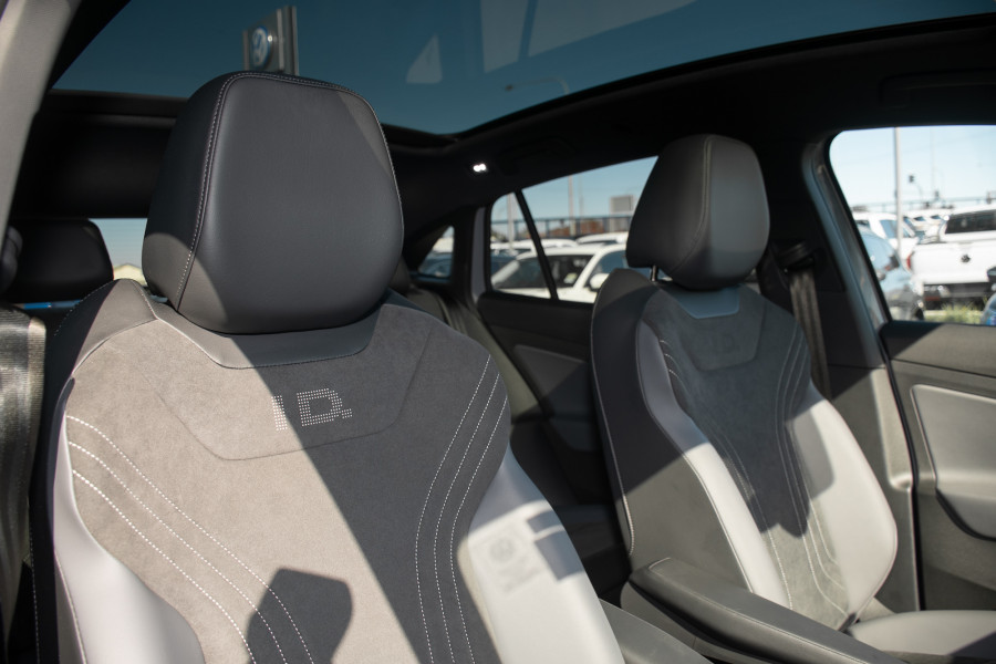 2025 Volkswagen ID. 5 E2 Pro SUV Image 9