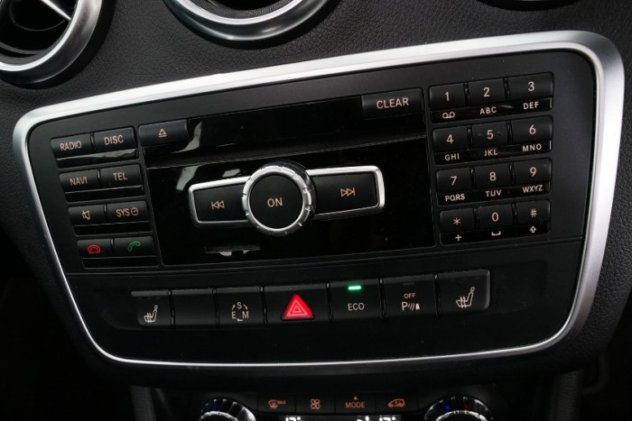 2014 Mercedes-Benz A Class W176 A200 Hatchback Image 10