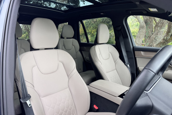 2025 Volvo XC90 L Series Ultra B5 Bright SUV Image 9