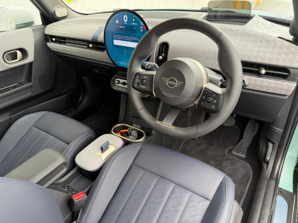 2025 MINI Cooper F65 S Favoured Hatch image 5