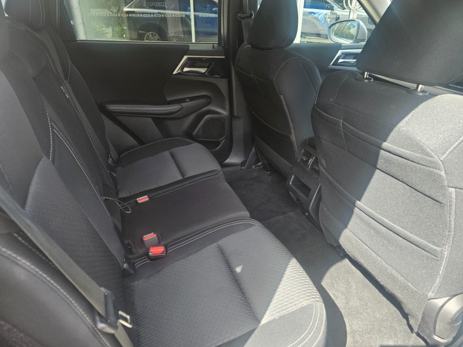 2023 Mitsubishi Outlander ZM LS SUV Image 11