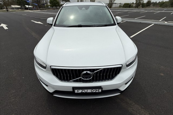 2020 Volvo XC40 XZ T4 Inscription SUV Image 9