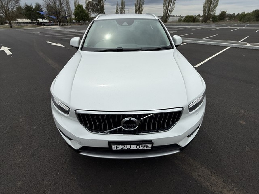 2020 Volvo XC40 XZ T4 Inscription SUV Image 9
