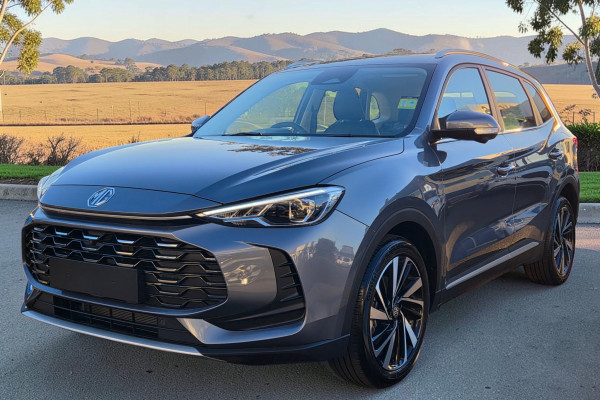 2025 MY25.5 MG ZS ZS32 Essence Hybrid+ SUV Image 3
