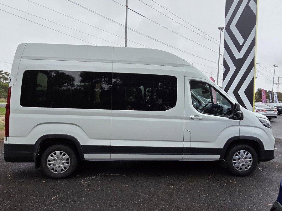 2023 LDV Deliver 9  LWB Van Image 8