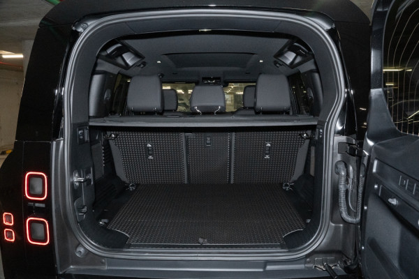 2026 Land Rover Defender L663 110 D350 X-Dynamic SE SUV image 22