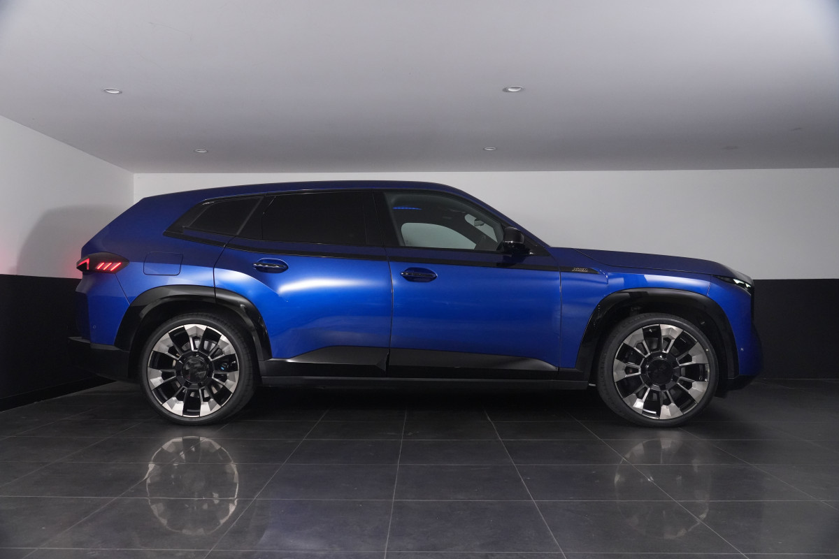2023 BMW XM V8 Hybrid SUV