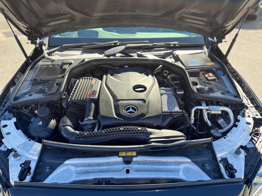 2015 Mercedes-Benz C-Class W205 C200 Sedan Image 17