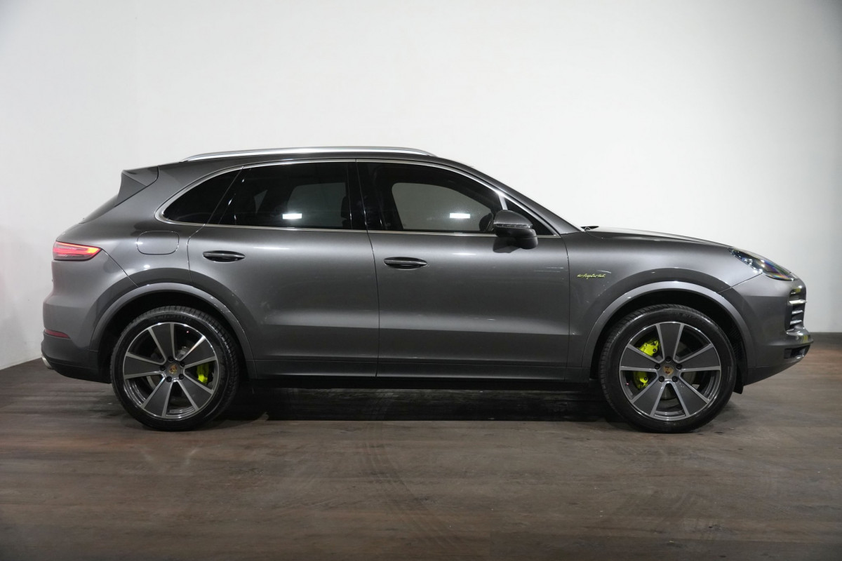 2019 Porsche Cayenne E-Hybrid SUV