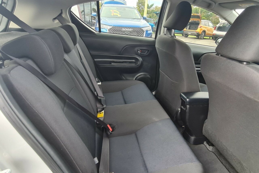 2016 Toyota Prius c NHP10R E-CVT Hatch Image 11