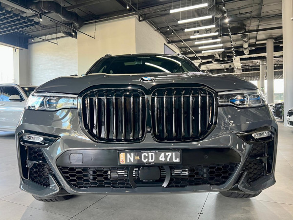 2021 BMW X7 G07 xDrive30d SUV image 7