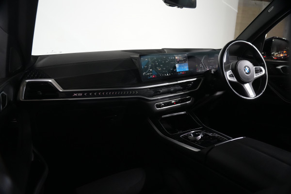 2023 BMW X5 xDrive30d M Sport SUV image 14