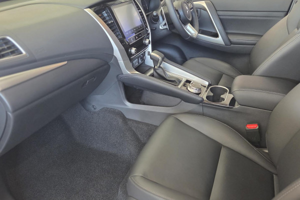 2025 Mitsubishi Pajero Sport QG GLS SUV Image 11