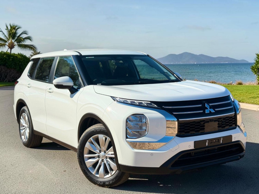 2025 Mitsubishi Outlander ZM ES SUV Image 6