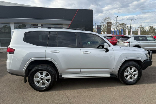 2023 Toyota LandCruiser FJA300R GXL SUV Image 8