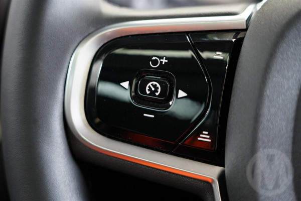 2025 MY26 Volvo XC60 UZ Ultra B5 Dark SUV Image 30