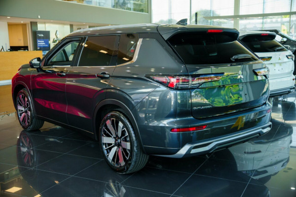 2025 Mitsubishi Outlander ZM Exceed SUV Image 2