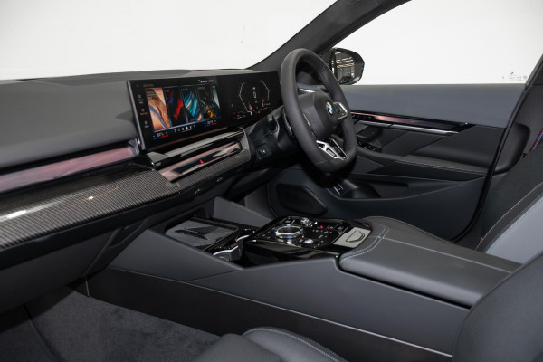 2026 BMW 5 Series G60 540d xDrive Sedan image 8