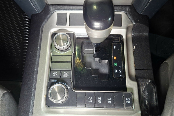 2016 Toyota LandCruiser VDJ200R GXL SUV Image 21