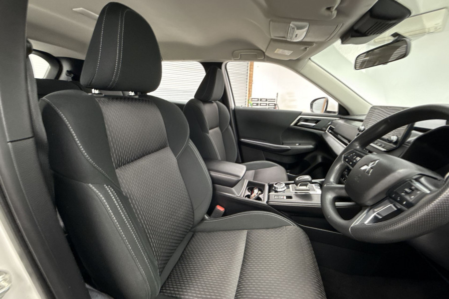2022 MY22.5 Mitsubishi Outlander ZM ES SUV Image 21