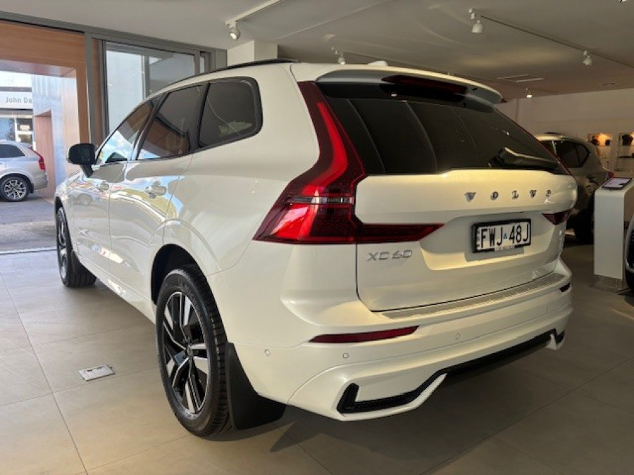 2025 MY26 Volvo XC60 UZ Plus T8 Plug-in Hybrid Dark SUV Image 2