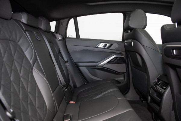 2024 BMW X6 G06 LCI xDrive30d M Sport SUV image 10
